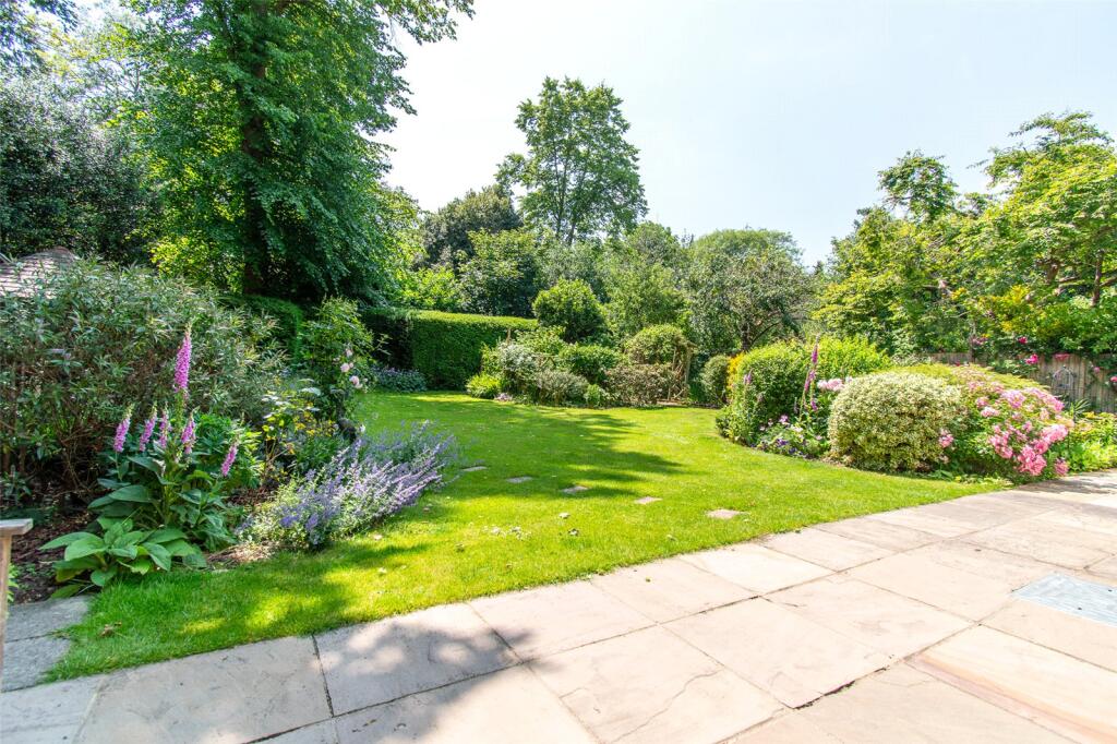 Additional image 3 of Hall Place Gardens, St. Albans, Hertfordshire, AL1