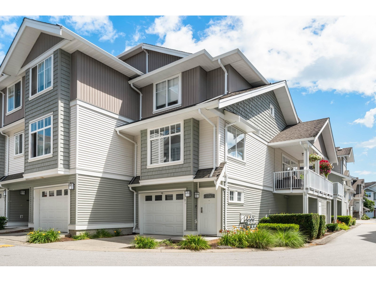 24 19480 66 AVENUE|Surrey, British Columbia V4N5W7