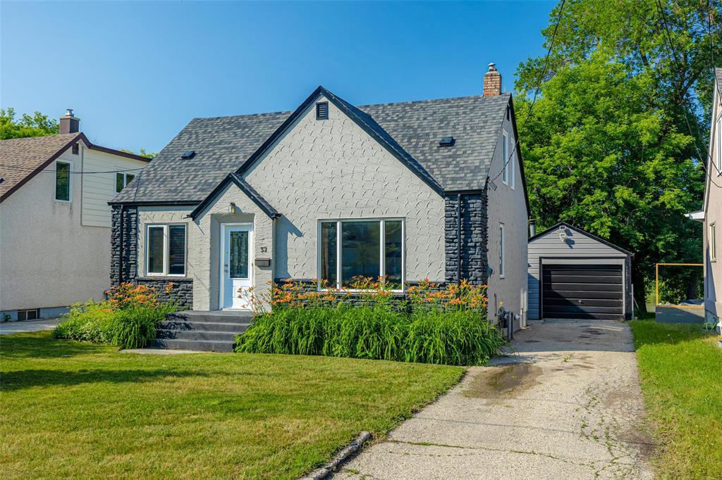 32 Talbot Avenue|Winnipeg, Manitoba R2L0P3