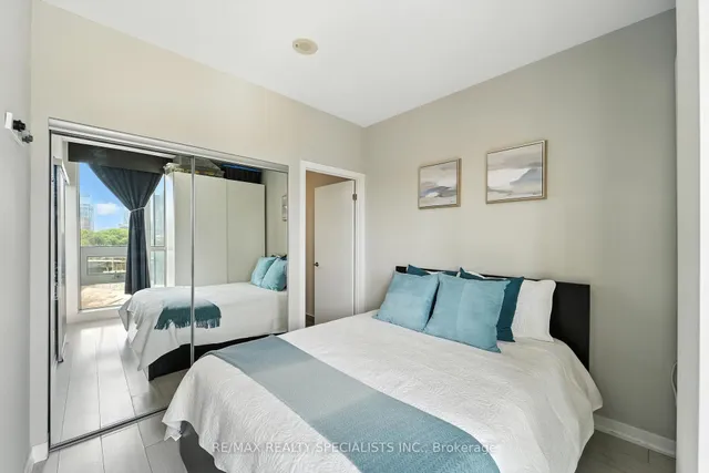 Additional image 18 of 51 East Liberty St Unit 401