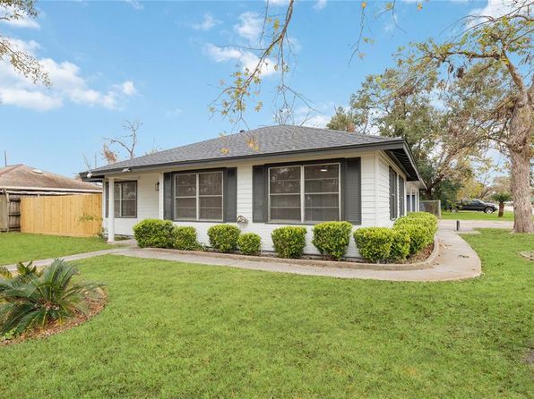 7425 Rhobell St, Houston, TX 77016