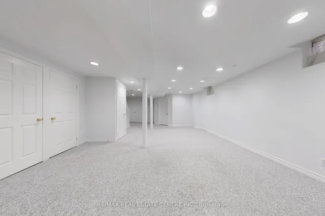 Additional image 37 of 5686 Whitehorn Ave