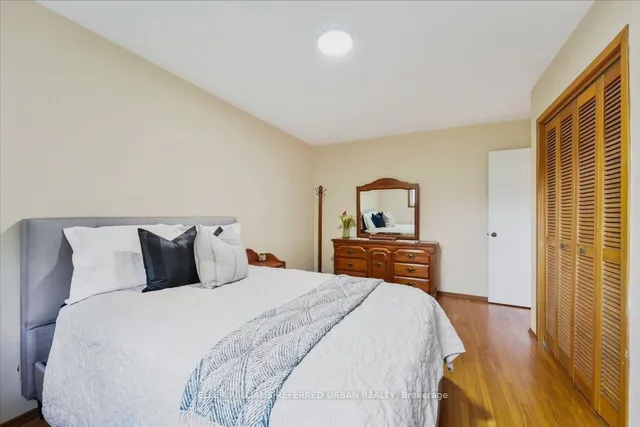 Additional image 19 of 25 Farrell Ave