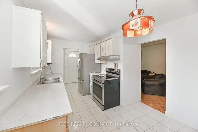 Additional image 12 of 7 Mandarin Cres