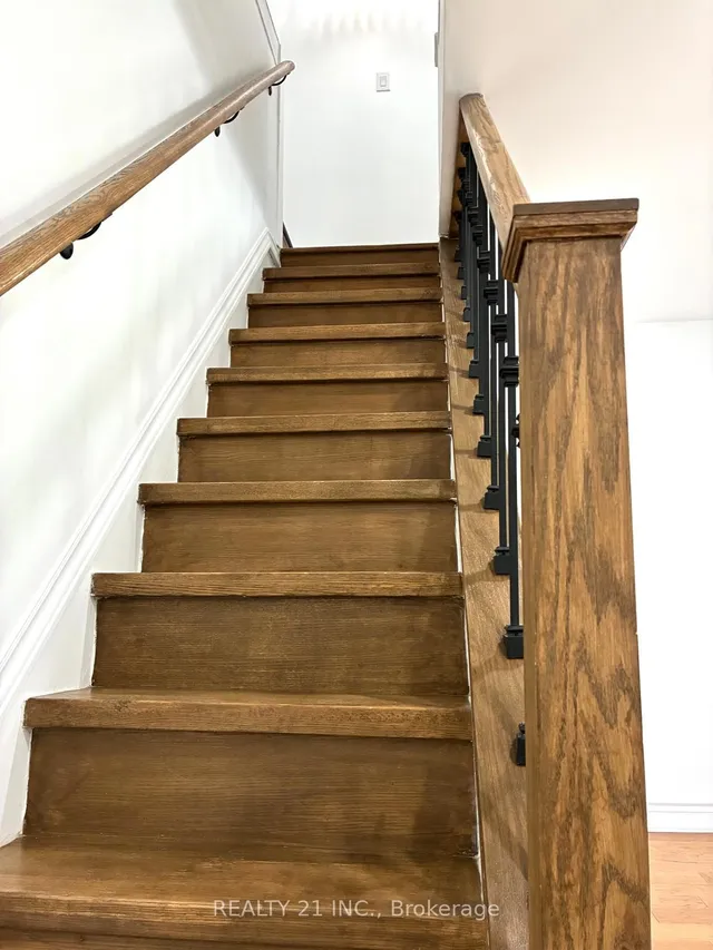 Additional image 11 of 92 King Edward Ave Ave