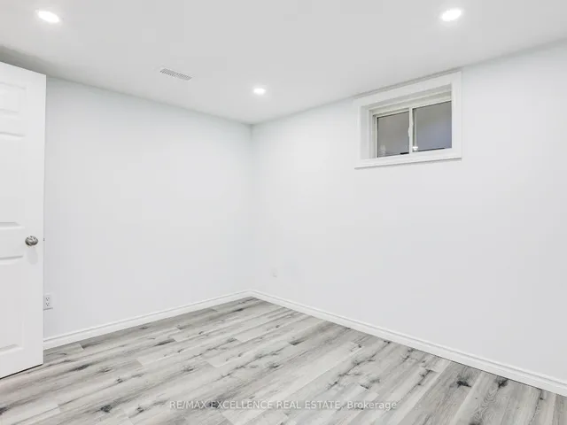 Additional image 27 of 36 Clark Ave