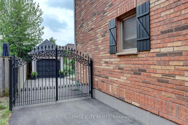 房产图片 42 - 2567 Capilano Cres