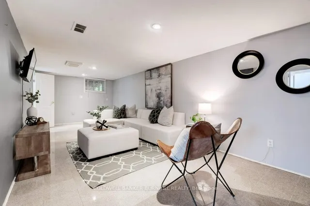 Additional image 33 of 550 Hughson St