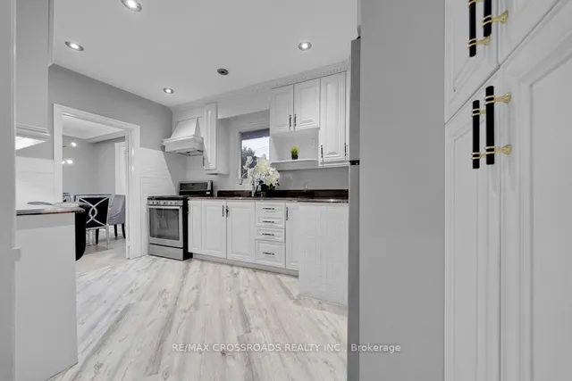 Additional image 20 of 2 Mackinac Cres