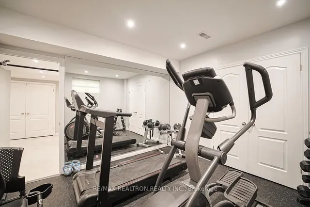 Additional image 33 of 336 Brooke Ave