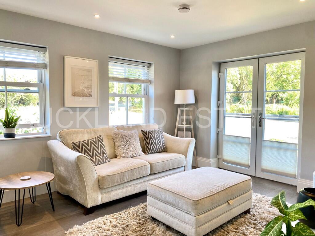 Additional image 5 of Swan Lodge, Brookmans Park