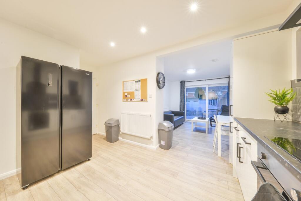 Additional image 11 of Room 1, Pond Croft, Hatfield