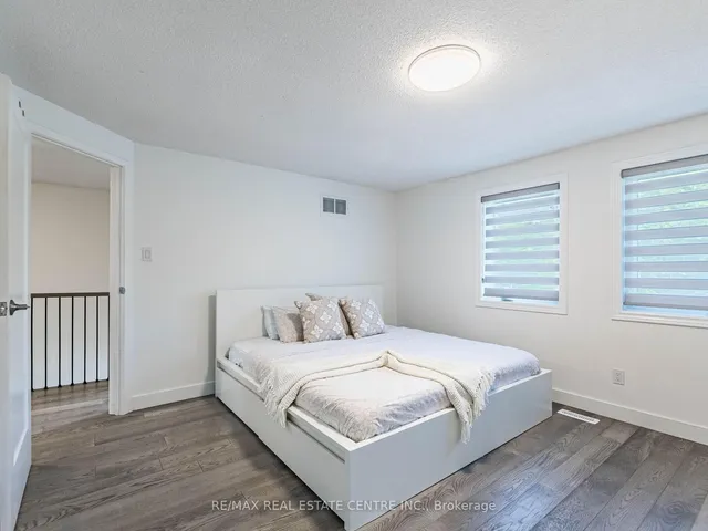 Additional image 35 of 52 Mozart Cres