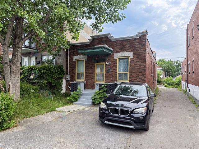 7069 16e Avenue|Montréal (Villeray/Saint-Michel/Parc-Extension), Quebec H2A2T1