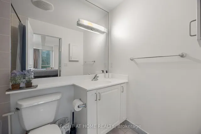 Additional image 14 of 18 Yonge St Unit 3602