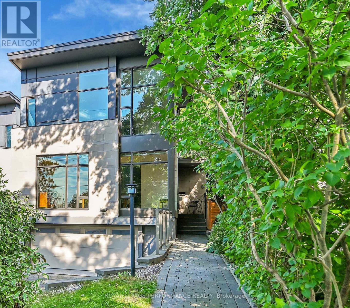 2029 CABOT STREET|Ottawa, Ontario K1H6J7