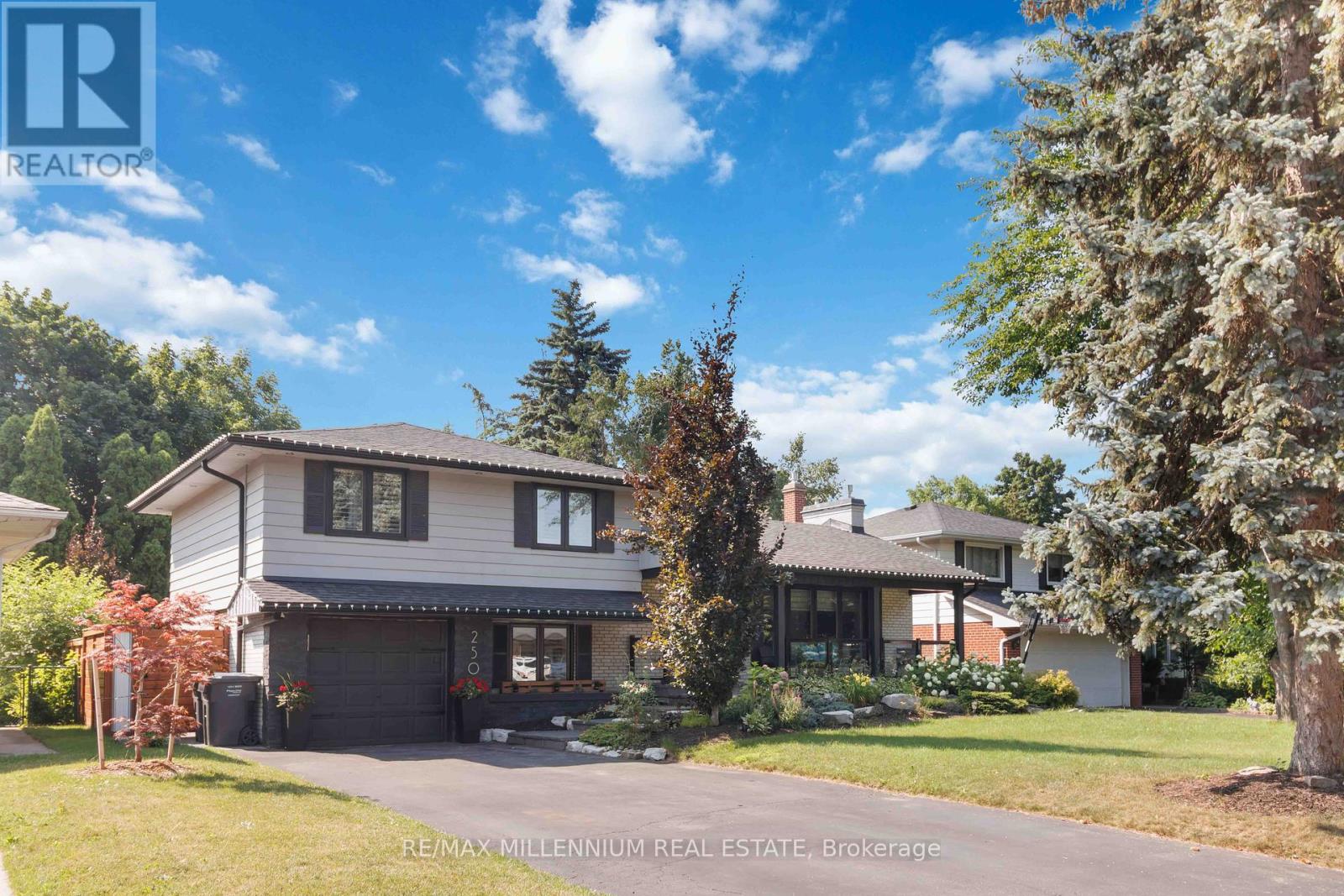 250 DAPHNE AVENUE|Mississauga (Cooksville), Ontario L5A1M6