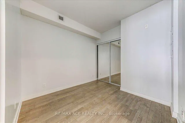 Additional image 8 of 1960 Queens St Unit 206