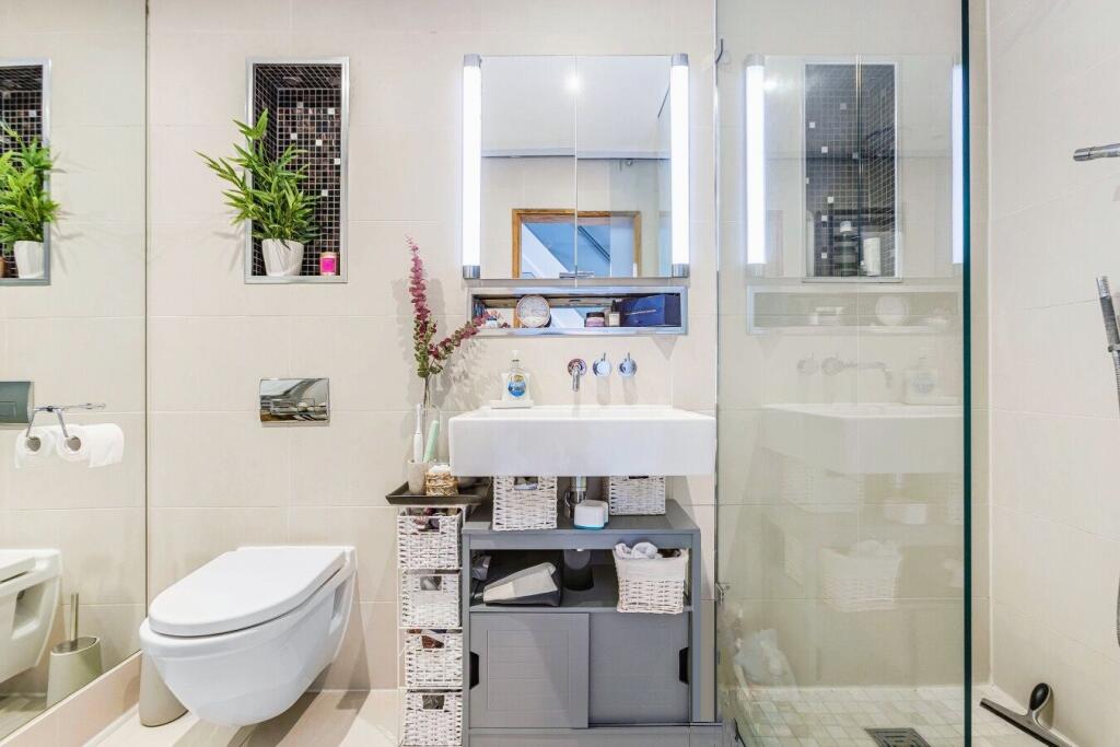 Additional image 13 of High Road, Essendon,  AL9 6HW