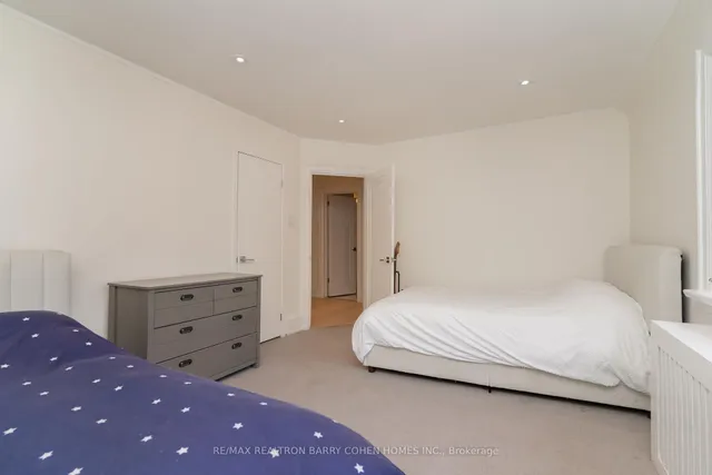 Primary image of 7 Glenarden Rd