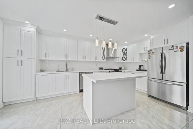 Additional image 12 of 14 Saddleback Sq