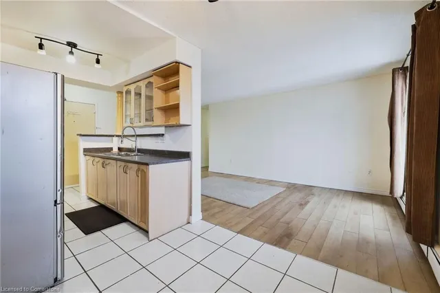 Additional image 11 of 851 Queenston Rd Unit 802