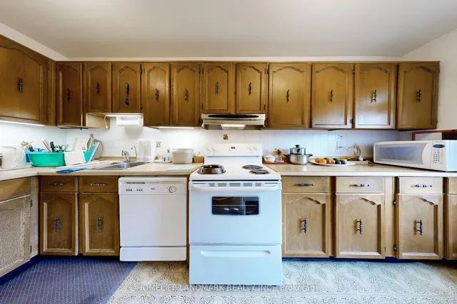 Additional image 14 of 32 L'amoreaux Dr