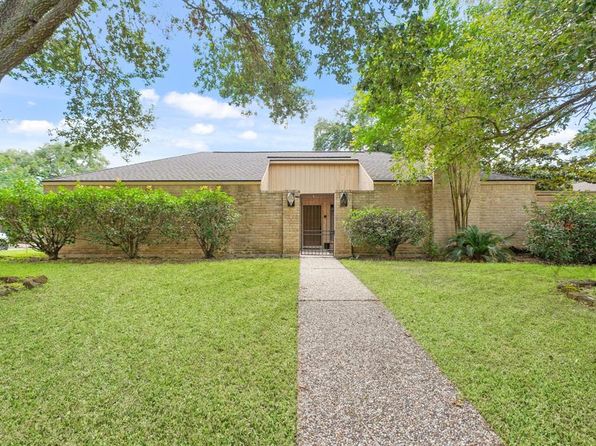 10803 Shawnbrook Dr, Houston, TX 77071