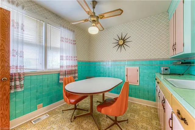 Additional image 9 of 48 Englewood Pl