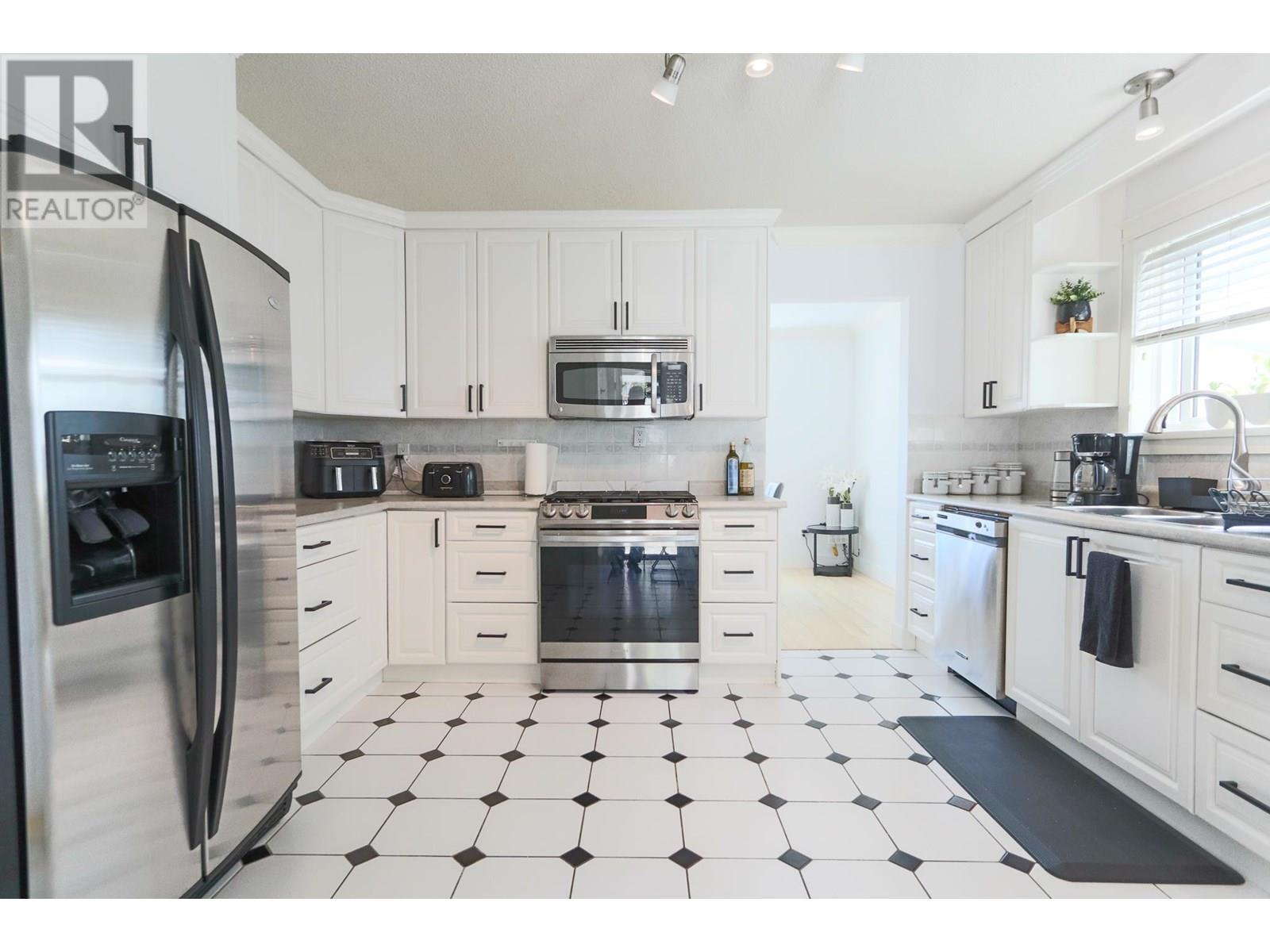 2939 KEETS DRIVE|Coquitlam, British Columbia V3C4S6