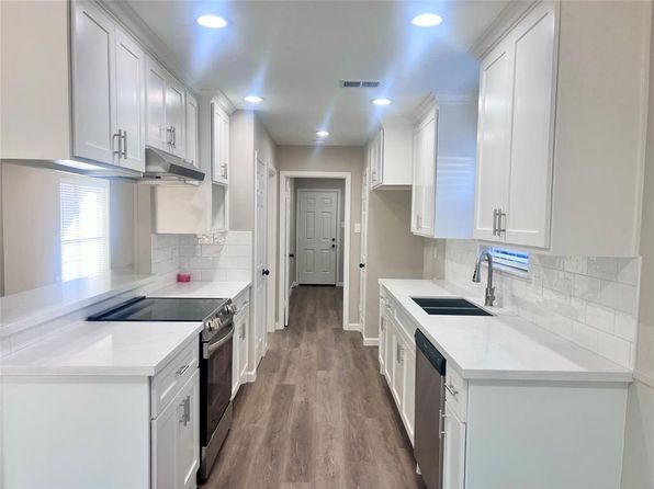 8826 Tanager St, Houston, TX 77036