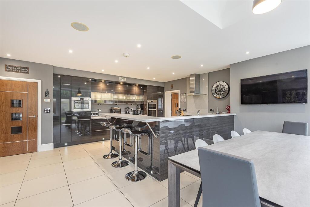 Additional image 14 of Wood End Road, Harpenden