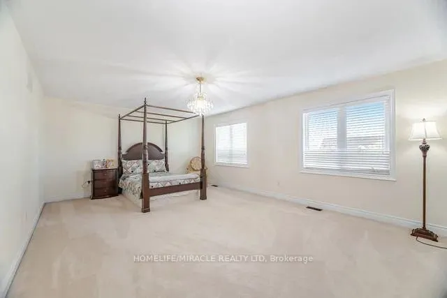 Additional image 24 of 2373 Rideau Dr