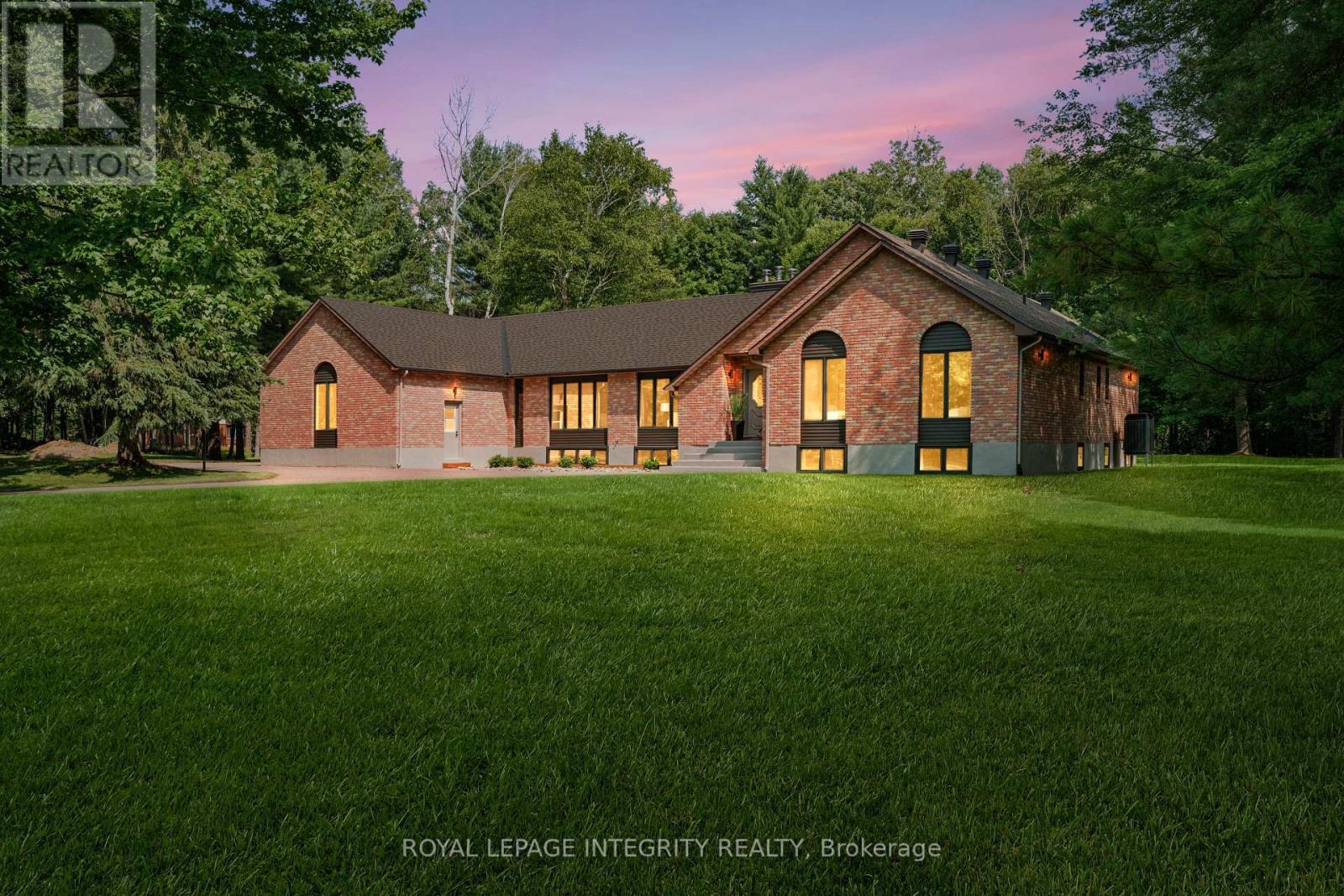 108 MARGARET ANNE DRIVE|Ottawa, Ontario K0A1L0