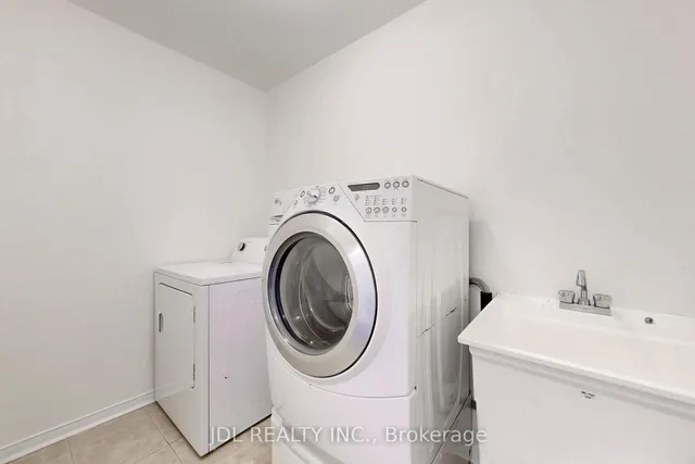 Additional image 23 of 52 Wyper Sq