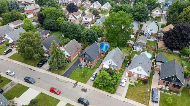 Additional image 48 of 220 Holmesdale Ave