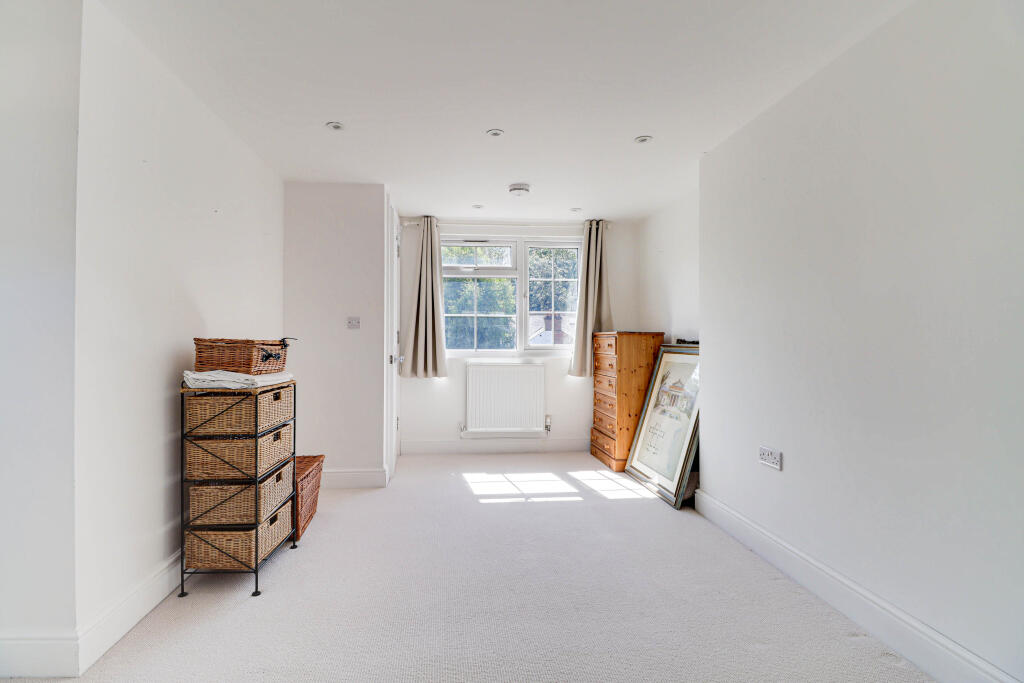 Additional image 17 of Park Mount, Harpenden, Hertfordshire, AL5