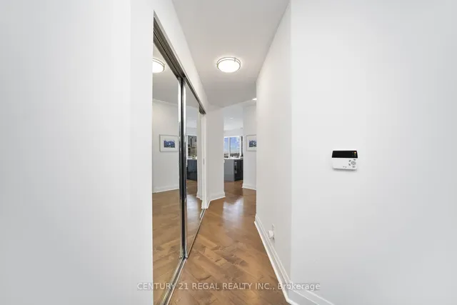 房产图片 12 - 多伦多圣玛丽街65号 Unit 2407