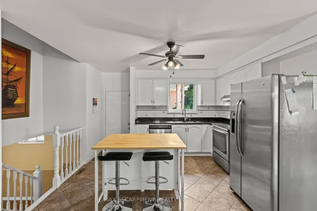 Additional image 11 of 27 Cartier Cres