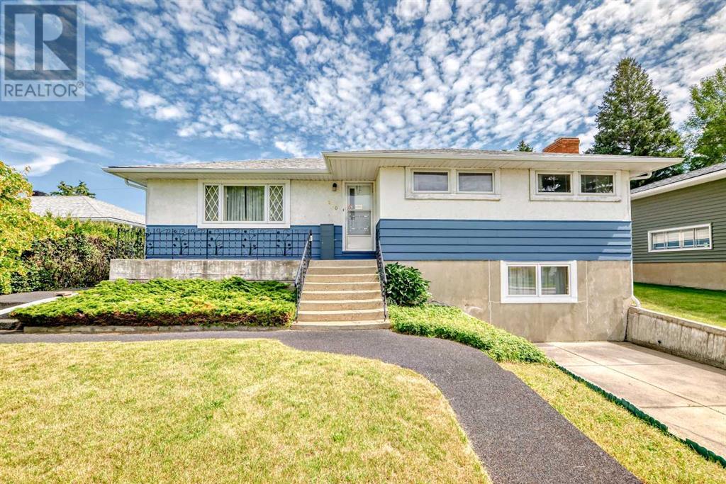 220 Cardiff Drive NW|Calgary, Alberta T2K1R9