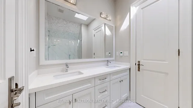 Additional image 32 of 71 Deloraine Ave