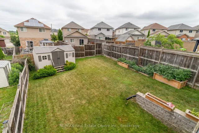 Additional image 41 of 939 Zeller Cres