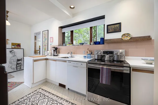 Additional image 14 of 32B Victoria Park Ave