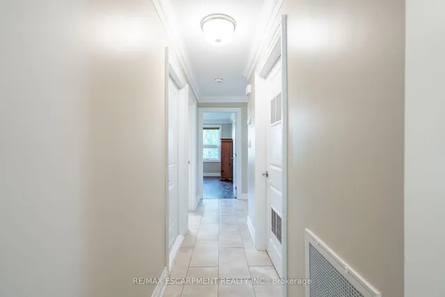 Additional image 12 of 1 Archdeacon Clark Tr