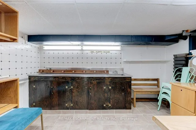 Additional image 37 of 176 Sherman Ave