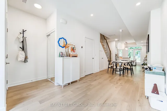 房产图片 5 - 加拿大多伦多110 Canon Jackson Dr 单元104