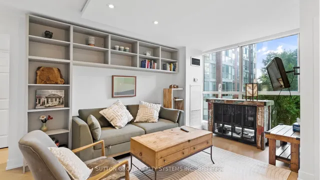 Additional image 16 of 22 Southport St Unit 433