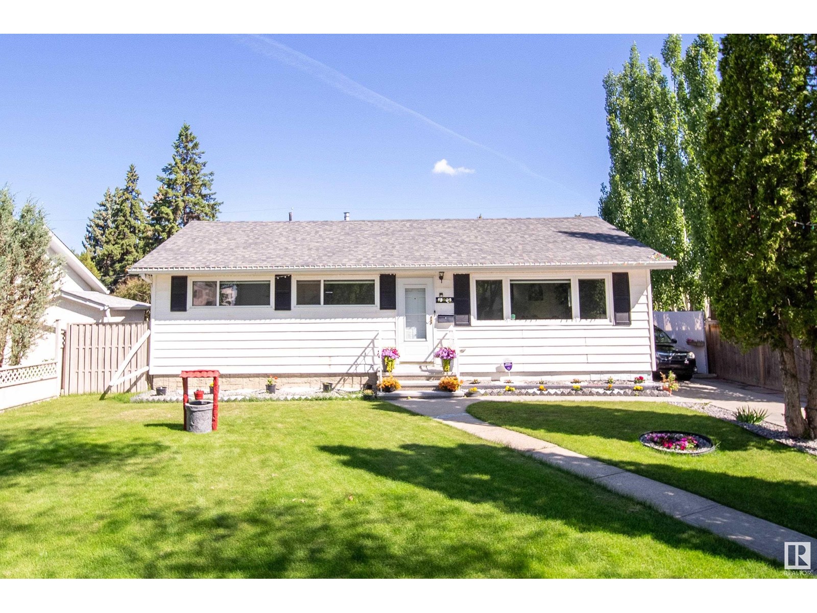 15906 92 AV NW|Edmonton, Alberta T5R5C6
