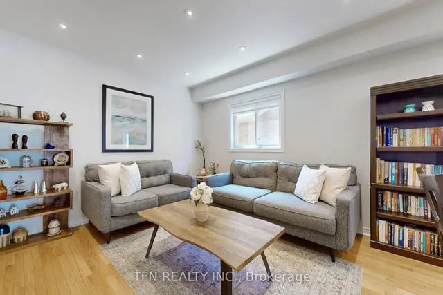 Additional image 4 of 851 Clemens Cres