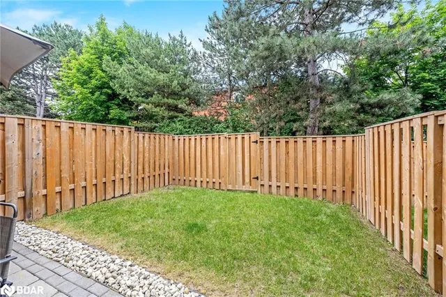 Additional image 29 of 318 Laurier Ave